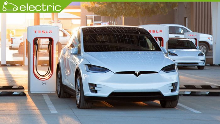 Χαστούκι 550.000 ευρώ σε ιδιοκτήτη Tesla λόγω σφάλματος στο λογισμικό 