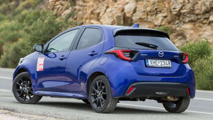 Το υβριδικό Mazda 2 είναι γόνος της συνεργασίας των ιαπωνικών Mazda-Toyota και πρόκειται για ένα τελείως διαφορετικό μοντέλο από το mild hybrid Mazda 2 Το υβριδικό Mazda 2 είναι γόνος της συνεργασίας των ιαπωνικών Mazda-Toyota και πρόκειται για ένα τελείως διαφορετικό μοντέλο από το mild hybrid Mazda 2