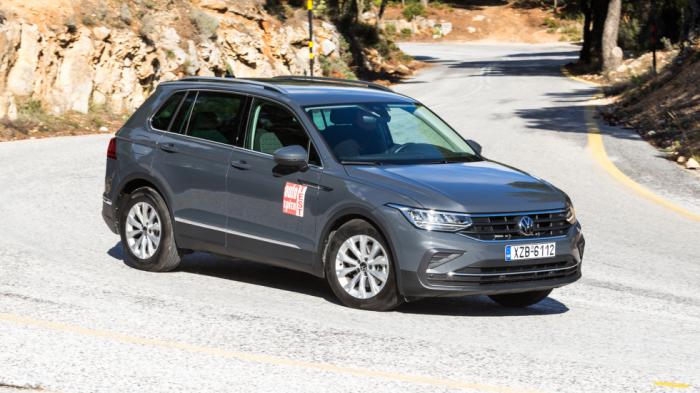 Το Tiguan έχει πιο «συγκρατημένη» σχεδίαση, με «σοβαρές» γραμμές. 