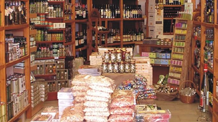 Η μείωση των τιμών των προϊόντων δε θα βελτιώσει οπωσδήποτε και το βιοτικό επίπεδο, ισχυρίζεται η έκθεση της ΕΣΕΕ.