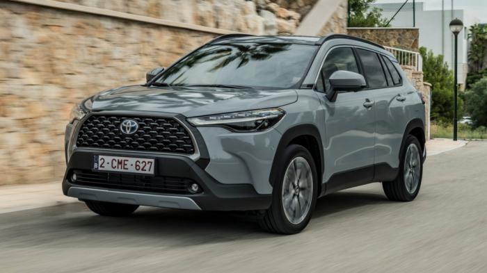 Toyota Corolla Cross 1,8 Hybrid: Πότε έρχεται & πόσο θα καίει (+τιμή) 