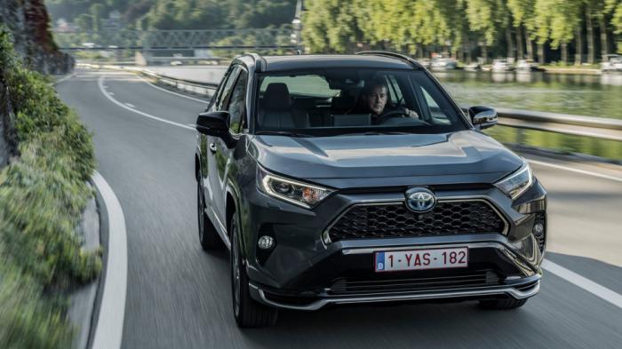 RAV4: Με όφελος 2.000 ευρώ το D-SUV της Toyota!   