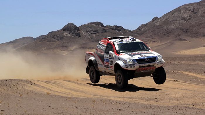 Το Toyota Hilux της ομάδας Team Hallspeed κατάφερε τελικά να κατακτήσει τη δεύτερη θέση στη γενική κατάταξη στο Ράλι Ντακάρ του 2013. 