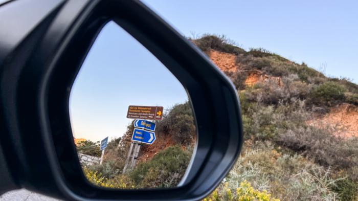Πριν την επιστροφή στην Αθήνα, απαραίτητη ήταν μια επίσκεψη ως το Ακρωτήριο Ταίναρο, το νοτιότερο ηπειρωτικό σημείο της Ελλάδας. Πριν την επιστροφή στην Αθήνα, απαραίτητη ήταν μια επίσκεψη ως το Ακρωτήριο Ταίναρο, το νοτιότερο ηπειρωτικό σημείο της Ελλάδας.
