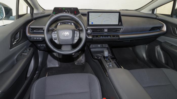 Το εσωτερικό του νέου Prius αναμφίβολα παίρνει πολύ καλό βαθμό, τόσο από πλευράς υλικών, όσο κυρίως από πλευράς εμφάνισης.