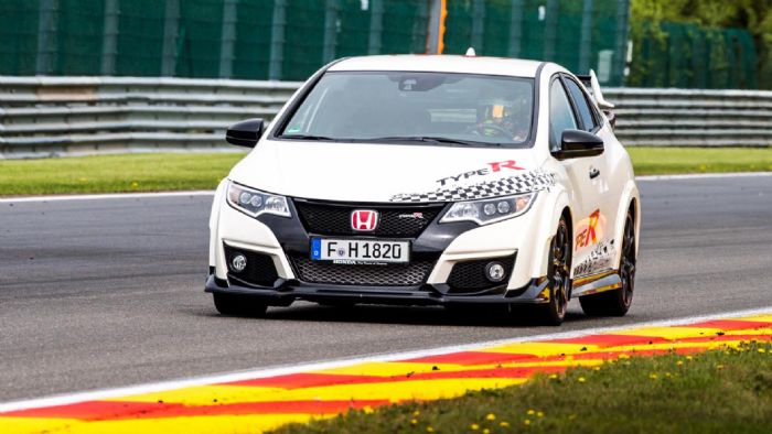 Σειρά είχε το Spa-Francorchamps, το «σπίτι» δηλαδή του GP Βελγίου, όπου ο Rob Huff έγραψε 2:56.91. 