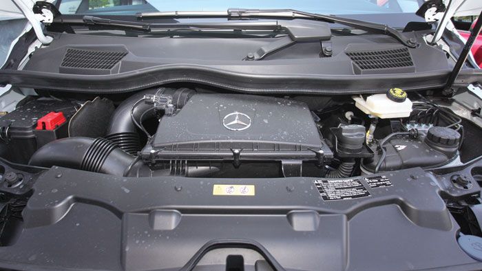 Ο 2,2 λίτρων diesel της V-Class διακρίνεται για την απόδοση και το τράβηγμά του, ως απόρροια και της ροπής των 440 Nm.