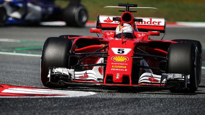 Έτοιμος δείχνει ο Sebastian Vettel να διεκδικήσει αύριο στην Ισπανία άλλη μία νίκη. Έτοιμος δείχνει ο Sebastian Vettel να διεκδικήσει αύριο στην Ισπανία άλλη μία νίκη.