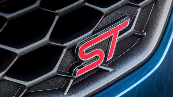 Το ST είναι με διαφορά το πιο δυναμικό Fiesta, με απλές αλλά δυναμικές γραμμές και πιο... πικάντικες λεπτομέρειες!