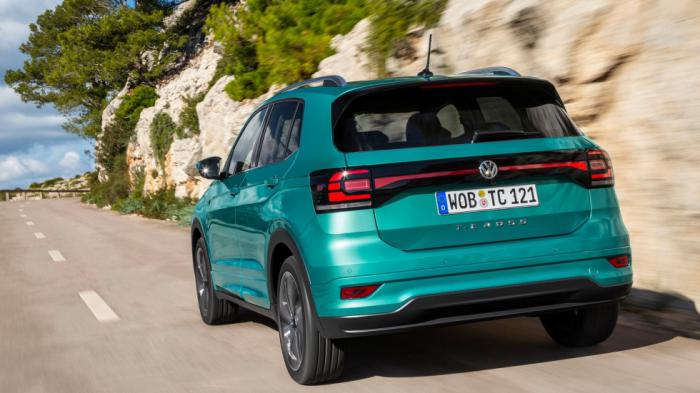 Το VW T-Cross διατηρεί σχεδιαστικά στοιχεία που το φέρνουν πιο κοντά σε παραδοσιακό SUV.