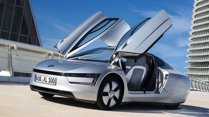 H έκδοση παραγωγής του VW XL1 φέρει ένα υβριδικό σύνολο (με πετρελαιοκινητήρα), το οποίο καταναλώνει μόλις 0,9 λτ./100 χλμ.