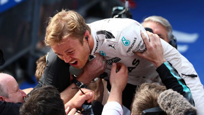 Έκτη σερί νίκη για τον Nico Rosberg που βρίσκεται στα «ουράνια», έχοντας ήδη 36 βαθμούς διαφορά από τον Hamilton. Έκτη σερί νίκη για τον Nico Rosberg που βρίσκεται στα «ουράνια», έχοντας ήδη 36 βαθμούς διαφορά από τον Hamilton.