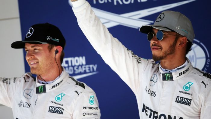 Ο Lewis Hamilton θέλει τη νίκη αλλά και ένα μικρό θαύμα, για να κλέψει τον τίτλο από τον Nico Rosberg, που δεν έχει ιδιαίτερο άγχος, καθώς ακόμα και αν ο Βρετανός κερδίσει όλους τους αγώνες, του αρκεί η δεύτερη θέση. Ο Lewis Hamilton θέλει τη νίκη αλλά και ένα μικρό θαύμα, για να κλέψει τον τίτλο από τον Nico Rosberg, που δεν έχει ιδιαίτερο άγχος, καθώς ακόμα και αν ο Βρετανός κερδίσει όλους τους αγώνες, του αρκεί η δεύτερη θέση.