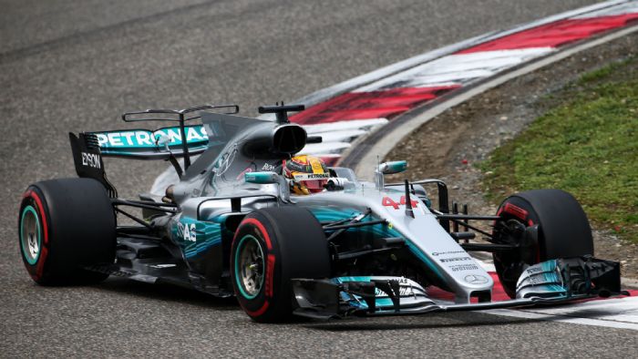 Ο Lewis Hamilton πήρε σήμερα την έκτη σερί pole position στην Κίνα, στο 2017 Formula 1 Heineken Chinese Grand Prix. Ο Lewis Hamilton πήρε σήμερα την έκτη σερί pole position στην Κίνα, στο 2017 Formula 1 Heineken Chinese Grand Prix.