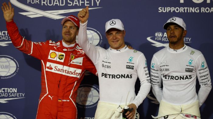 Για πρώτη φορά στη σεζόν ο Sebastian Vettel θα βρεθεί εκτός πρώτης σειράς, καθώς η Ferrari του θα εκκινήσει 3η, πίσω από το δίδυμο της Mercedes, με τον Lewis Hamilton να είναι δεύτερος με διαφορά 0,023 δλ.