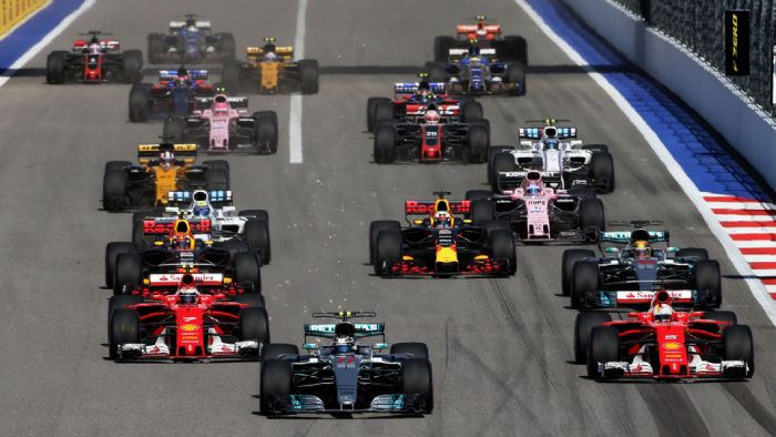 Ο Bottas πετάχτηκε μπροστά από τις δύο Ferrari στην εκκίνηση και στην 2η στροφή ήταν μπροστά από τους Vettel, Raikkonen και Hamilton. Από εκεί και μετά ο Φινλανδός είχε τον έλεγχο του αγώνα.