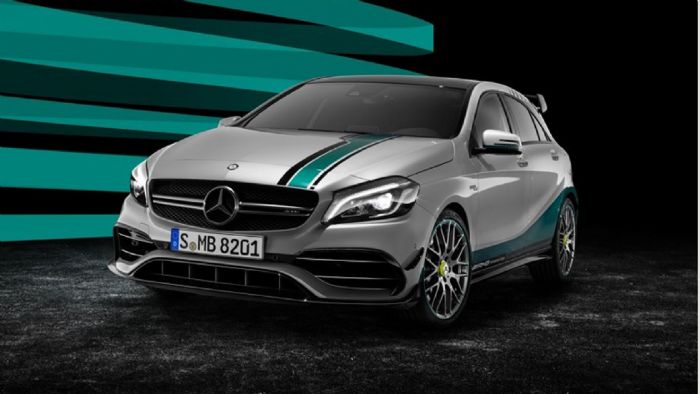 Με αυτή την A45 AMG η Mercedes γιορτάζει τον διπλό της θρίαμβο σε πρωτάθλημα οδηγών και κατασκευαστών στην F1.