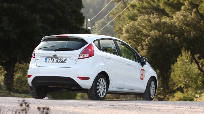 Ακόμη και υπό πίεση, το Ford Fiesta είναι ασφαλές και ουδέτερο στις αντιδράσεις του.