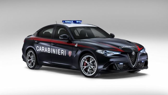 Οι Ιταλοί Carabinieri εμπλούτισαν τον στόλο των περιπολικών τους με δυο νέες Alfa Romeo Giulia QV, αρκετούς μήνες πριν ξεκινήσει η εμπορική κυκλοφορία του μοντέλου.