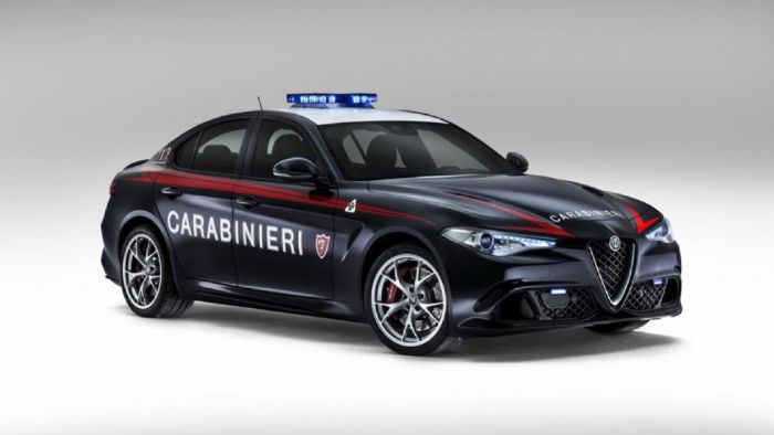 Οι Ιταλοί Carabinieri εμπλούτισαν τον στόλο των περιπολικών τους με δυο νέες Alfa Romeo Giulia QV, αρκετούς μήνες πριν ξεκινήσει η εμπορική κυκλοφορία του μοντέλου. Οι Ιταλοί Carabinieri εμπλούτισαν τον στόλο των περιπολικών τους με δυο νέες Alfa Romeo Giulia QV, αρκετούς μήνες πριν ξεκινήσει η εμπορική κυκλοφορία του μοντέλου.