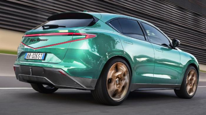 Τα σχέδια είναι ανεξάρτητα της Alfa Romeo και προέρχονται από τον σχεδιαστή LarsonDesing.
Τα σχέδια είναι ανεξάρτητα της Alfa Romeo και προέρχονται από τον σχεδιαστή LarsonDesing.
