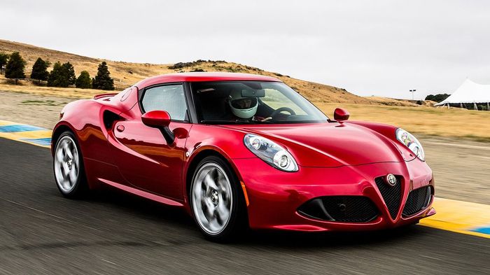 Ανάμεσα στις 4C (φωτό) και 8C η Alfa Romeo θα αποκτήσει από το 2017 ένα ακόμα sports car, την 6C.