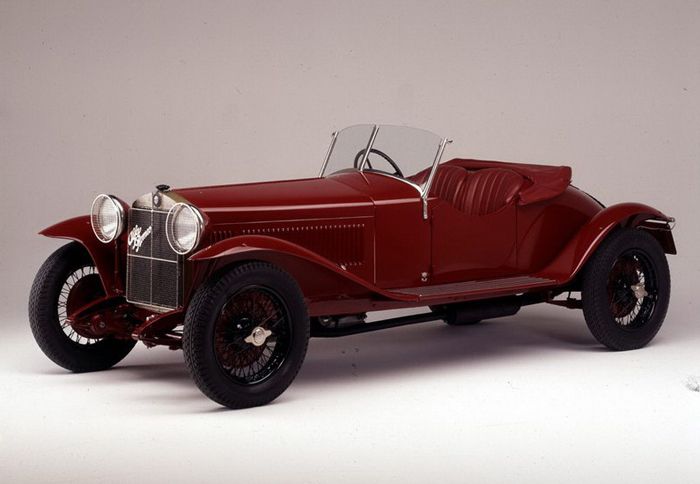 Η Alfa Romeo παρουσιάζει μια ιστορική αναδρομή, λόγω του Mille Miglia 2012. Η Alfa Romeo παρουσιάζει μια ιστορική αναδρομή, λόγω του Mille Miglia 2012.