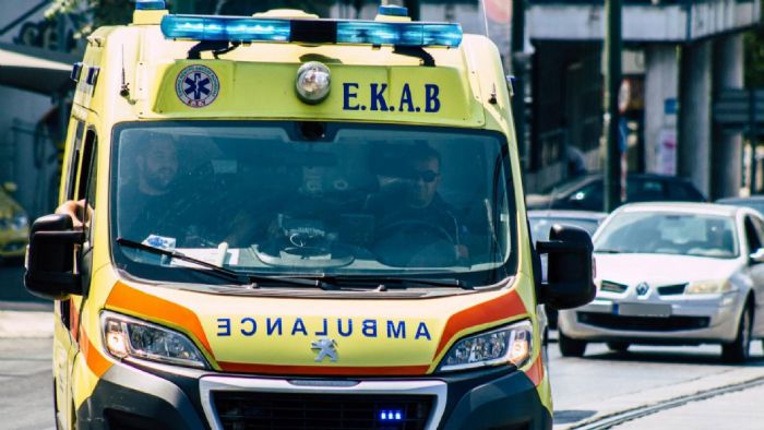 Τροχαίο στο Μενίδι: 44χρονος παρασύρθηκε από αυτοκίνητο 