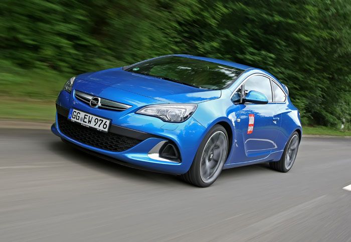 Επιβλητικό σε όλα του είναι το νέο Opel Astra OPC των 280 ίππων. Επιβλητικό σε όλα του είναι το νέο Opel Astra OPC των 280 ίππων.