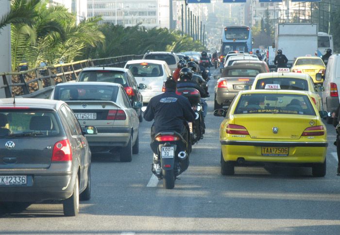 Τα επτά αυτοκίνητα θα κάνουν την περιήγησή τους στους πιο πολυσύχναστους δρόμους της πρωτεύουσας.