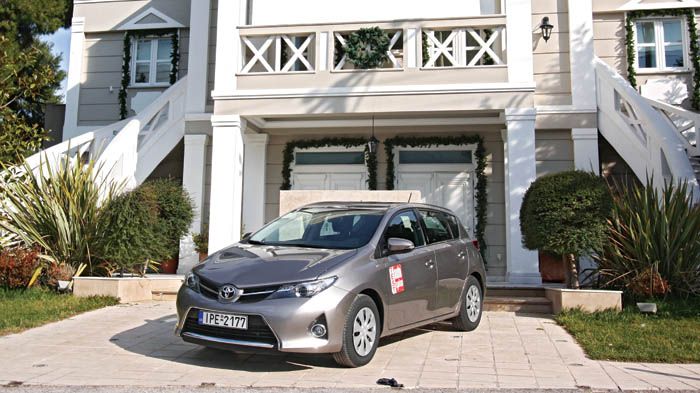 Στην πραγματικότητα, το νέο Auris είναι ένα εκ βάθρων διαφορετικό αυτοκίνητο σε σχέση με το μοντέλο που αντικαθιστά. Στην πραγματικότητα, το νέο Auris είναι ένα εκ βάθρων διαφορετικό αυτοκίνητο σε σχέση με το μοντέλο που αντικαθιστά.