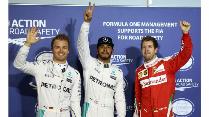 Οι τρεις πρώτοι Lewis Hamilton, Nico Rosberg και Sebastian Vettel στην καθιερωμένη φωτογράφηση.