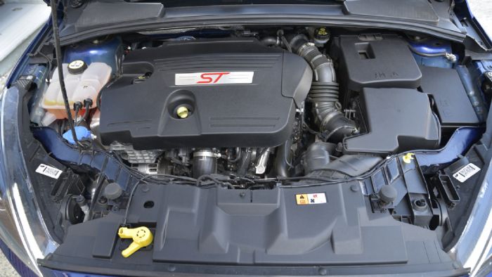 Εξίσου δίλιτρος turbo diesel κινητήρας και για το Focus ST με απόδοση 185 ίππων και ακριβώς την ίδια ροπή (400 Nm).