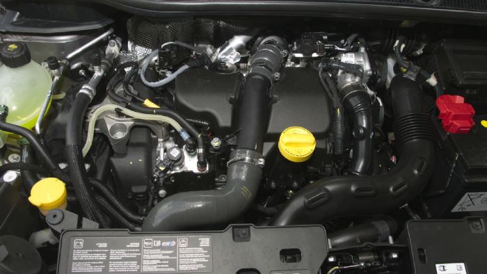 Το Captur υστερεί σε ισχύ έναντι του C4 Cactus, ωστόσο δεν παρατηρούνται μεγάλες αποκλίσεις στις επιδόσεις του