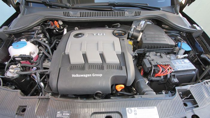3κύλινδρος ο κινητήρας του SEAT Ibiza, 12βάλβιδος, 1,2 λίτρων, με απόδοση 75 ίππων στις 4.200 σ.α.λ. και 180 Nm στις 2.000 σ.α.λ., ικανοποιεί με την απόδοσή του.