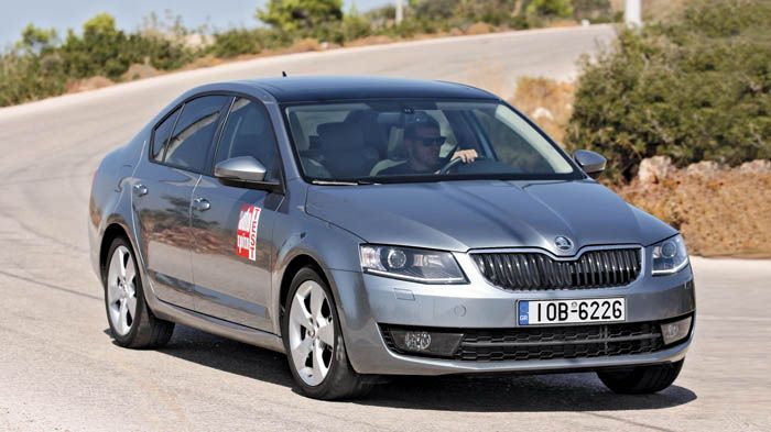 H Skoda Octavia διακρίνεται για τη σταθερότητα που εμφανίζει ανεξαρτήτως του είδους της διαδρομής.