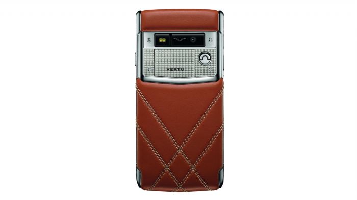 Το Vertu for Bentley είναι φτιαγμένο από τιτάνιο και είναι επενδυμένο με δέρμα, ενώ φέρει και την υπογραφή του ανθρώπου που το έφτιαξε.