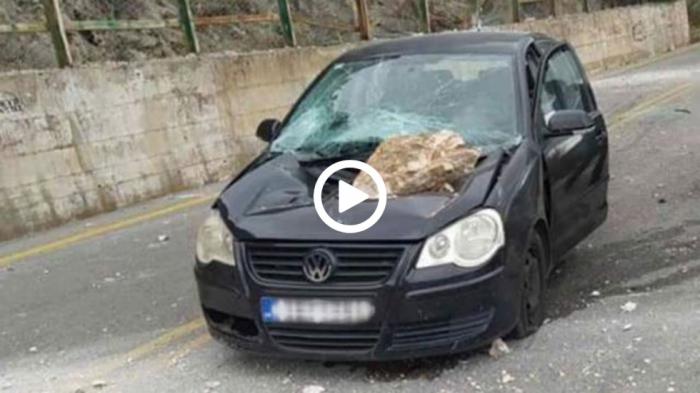 Βράχος πλάκωσε αμάξι εν κινήσει στην Αράχωβα!  
