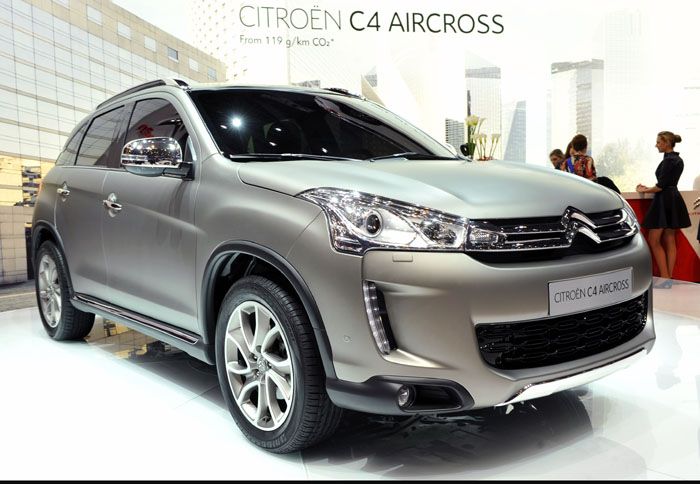 Ιδιαίτερη σημασία έχει για τη Citroen το C4 Aircross, αφού θα την βάλει δυναμικά στον ανταγωνισμό των crossover με κομπακτ διαστάσεις. 