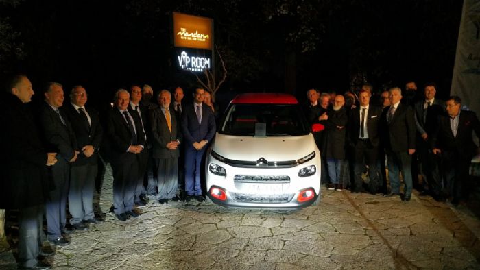 Σε μια εκδήλωση που πραγματοποιήθηκε σε café restaurant στην Κηφισιά, οι δημοσιογράφοι μέλη του ανεξάρτητου θεσμού «Αυτοκίνητο της Χρονιάς για την Ελλάδα» επέλεξαν το Citroen C3 ως «Αυτοκίνητο του 2017».