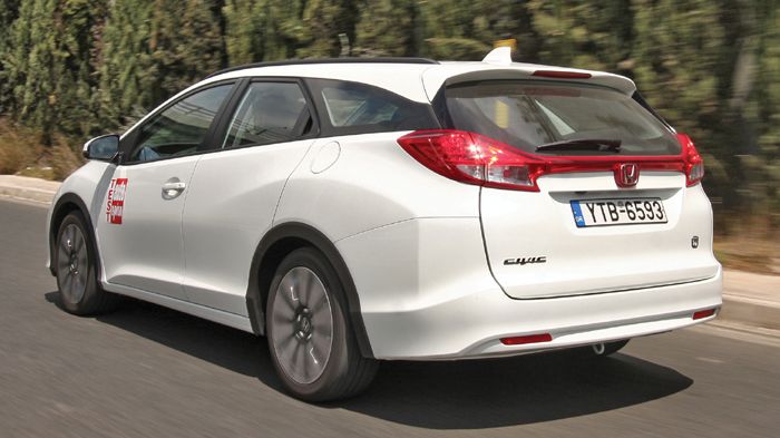 Από πλευράς διαστάσεων, το νέο Civic Tourer έρχεται με αυξημένο κατά 235 χλστ. μήκος σε σχέση με το 5θυρο μοντέλο.