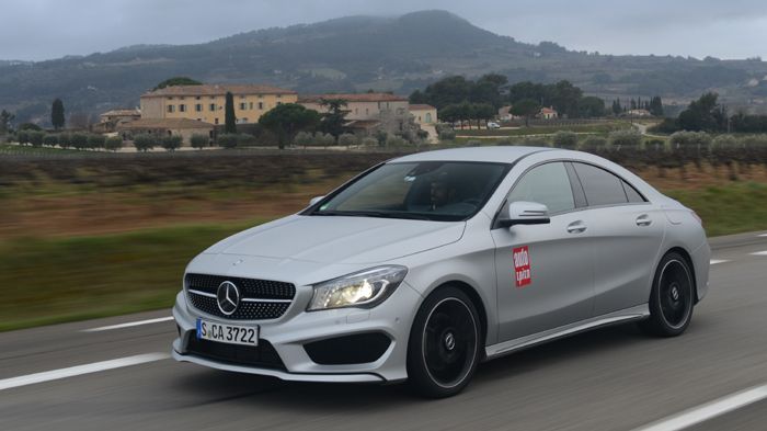 Η νέα Mercedes CLA στο δρόμο αποκαλύπτει έναν αρκετά σπορτίφ χαρακτήρα, διατηρώντας παράλληλα μια κορυφαία ποιότητα κύλισης. Η νέα Mercedes CLA στο δρόμο αποκαλύπτει έναν αρκετά σπορτίφ χαρακτήρα, διατηρώντας παράλληλα μια κορυφαία ποιότητα κύλισης.