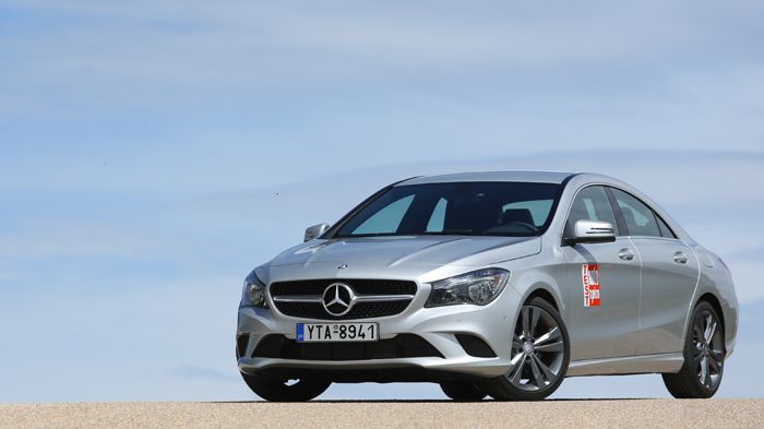 Η CLA βασίζεται στην καινούργια μικρομεσαία πλατφόρμα των Mercedes A-Class και B-Class.
