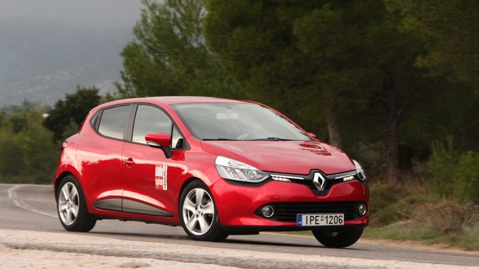 Η εμφάνιση του νέου Clio είναι εντυπωσιακή, ενώ οι μεγάλες διαστάσεις του σε κάνουν να το μπερδεύεις με μοντέλο της επόμενης κατηγορίας. Η εμφάνιση του νέου Clio είναι εντυπωσιακή, ενώ οι μεγάλες διαστάσεις του σε κάνουν να το μπερδεύεις με μοντέλο της επόμενης κατηγορίας.