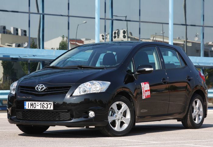 1ο στην Ευρώπη και 2ο συνολικά είναι το μαύρο χρώμα, καθώς έτσι είναι βαμμένο το 20% των νέων οχημάτων του 2011.