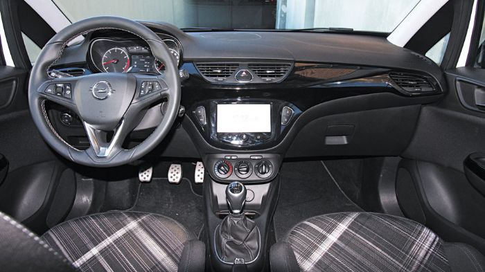 Το εσωτερικό του νέου Corsa έχει αναβαθμισμένη ποιότητα και ενδιαφέρουσα σχεδίαση. 