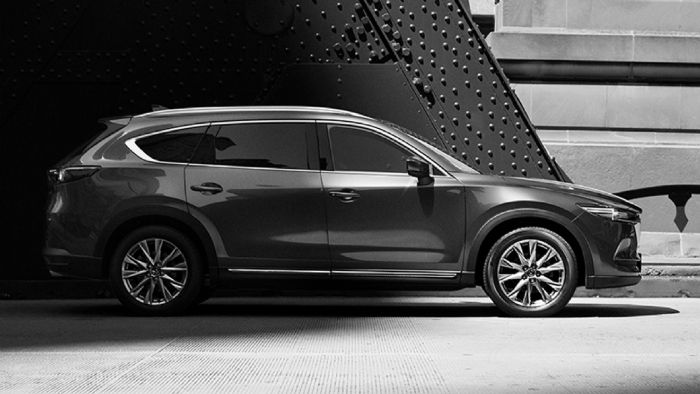 Προ των πυλών βρίσκεται το επταθέσιο Mazda CX-8 και η ιαπωνική εταιρεία μας δίνει σήμερα την πρώτη εικόνα του αμαξώματος του νέου της crossover.
