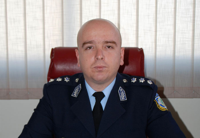 Διοικητής Τροχαίας Νέων Μουδανιών τα τελευταία δυόμιση χρόνια είναι ο κ. Ιωάννης Δεμιράκης, Αστυνόμος Β΄.