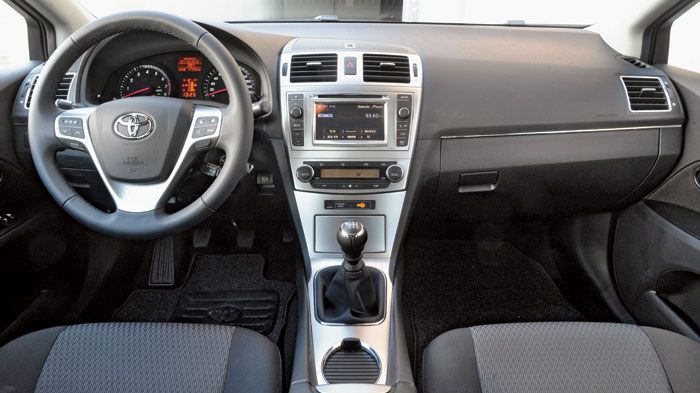 Το Avensis έχει τον πιο πλήρη εξοπλισμό από όλα σε συνάρτηση με την τιμή του.