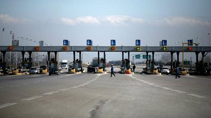 Μειωμένες κατά 0,10 ευρώ και 0,20 ευρώ θα είναι τη νέα χρονιά οι τιμές στην Ολυμπία Οδό.